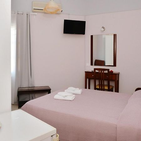 Hotel Villa Plaza Spetses Town ภายนอก รูปภาพ