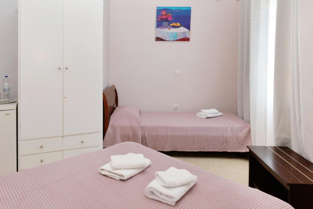 Hotel Villa Plaza Spetses Town ภายนอก รูปภาพ